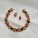 Simple Swan Design Necklace