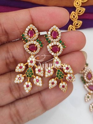 Elegant Leaf Design Necklace with Earrings