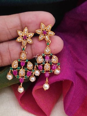 Traditional Flower Design Choker