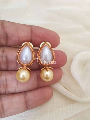 Beautiful Pearl Design Tube Necklace