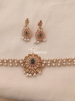 Traditional Pearls Beads Choker