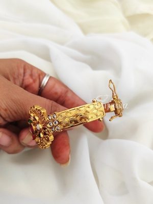 Dazzling Navarathna Stones Bracelet