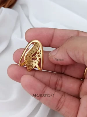 Stunning Peacock Finger Ring