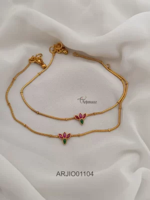 Gorgeous Kemp Anklets