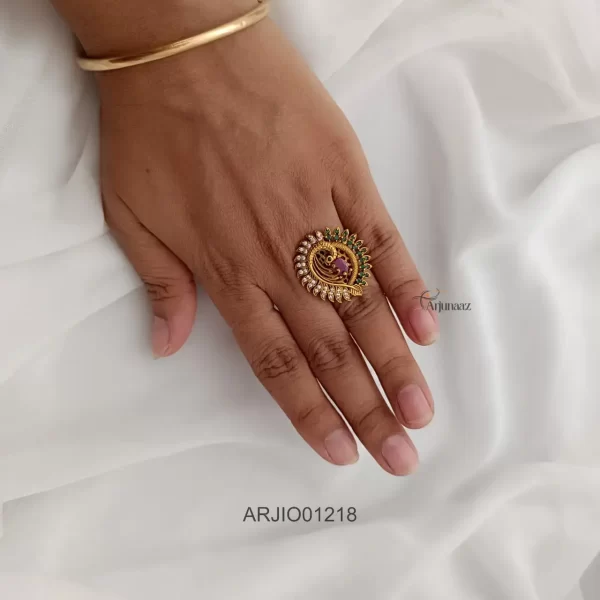 Cute Peacock Design Finger Ring