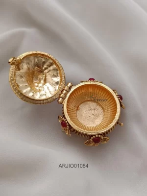 Cute Dancing Bomma Kumkumbox