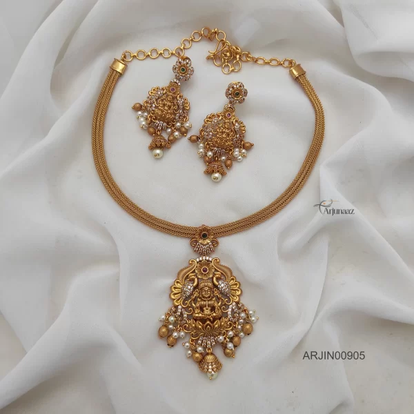 Elegant Attigai Style Necklace
