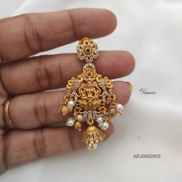 Elegant Attigai Style Necklace
