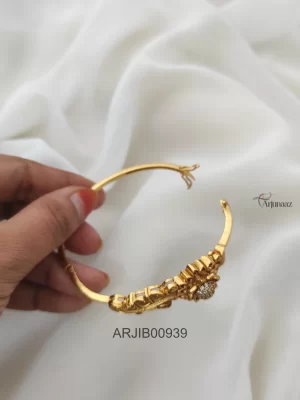 Flower Design Openable Bracelet