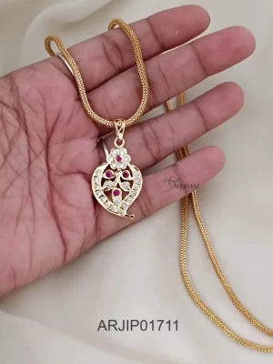 Elegant Forming Dollar Chain