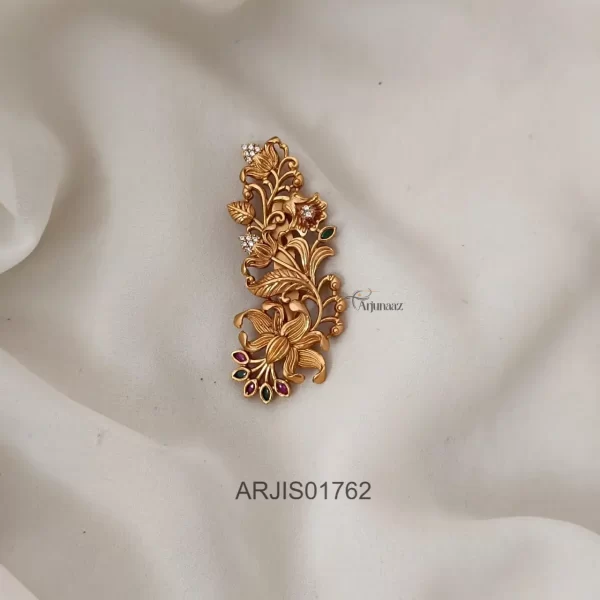 Elegant Floral Saree Pin