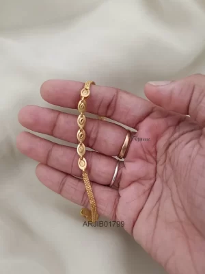 Gold Look Forming Bracelet