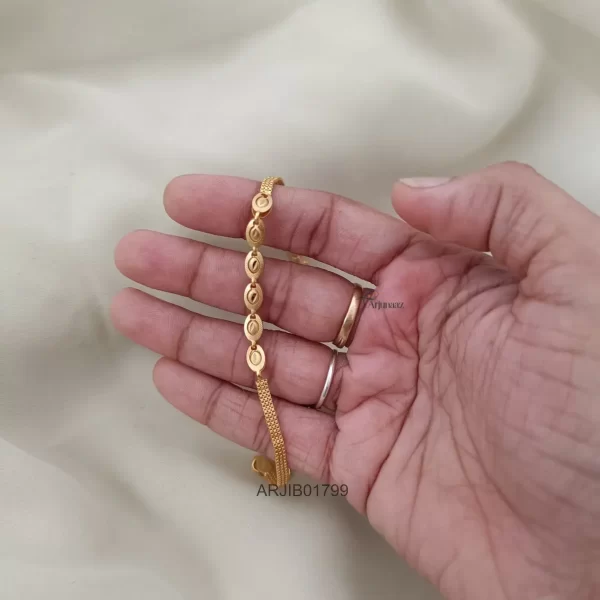 Gold Look Forming Bracelet