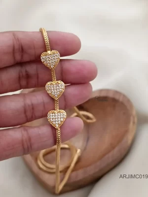 Heart Design White Stone Mugappu Chain