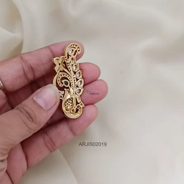 Matte Finish Floral with Peacock Saree Pin