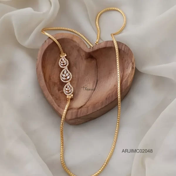 White Stone Leaf Mugappu Chain