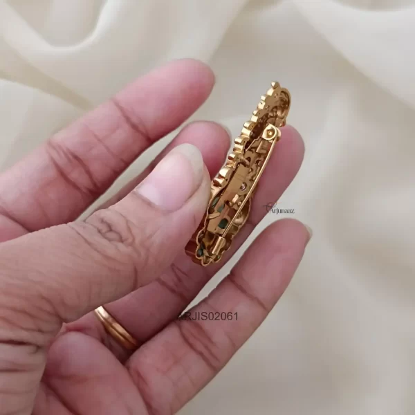 Unique Floral Design Saree Pin