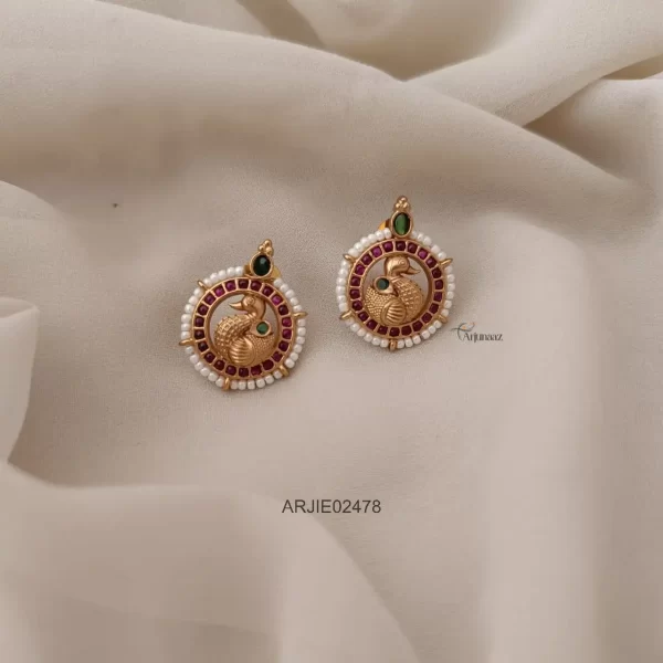 Beautiful Swan Stud Earrings