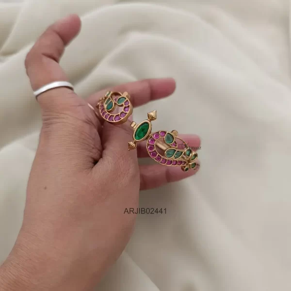 Peacock Kemp Open Type Bracelet