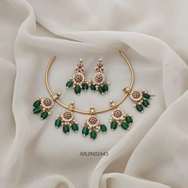 Kemp Stone with Emerald Beads Hasli Necklace
