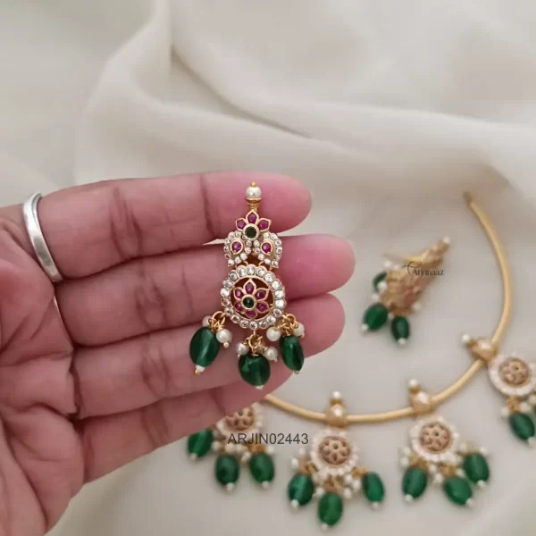 Kemp Stone with Emerald Beads Hasli Necklace