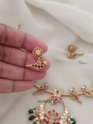 Bird Motifs Hasli Necklace Set