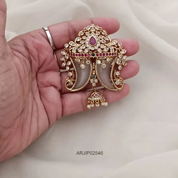 Traditional Stone Claw Pendant
