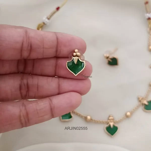 Thin Chain Green Palakka Necklace