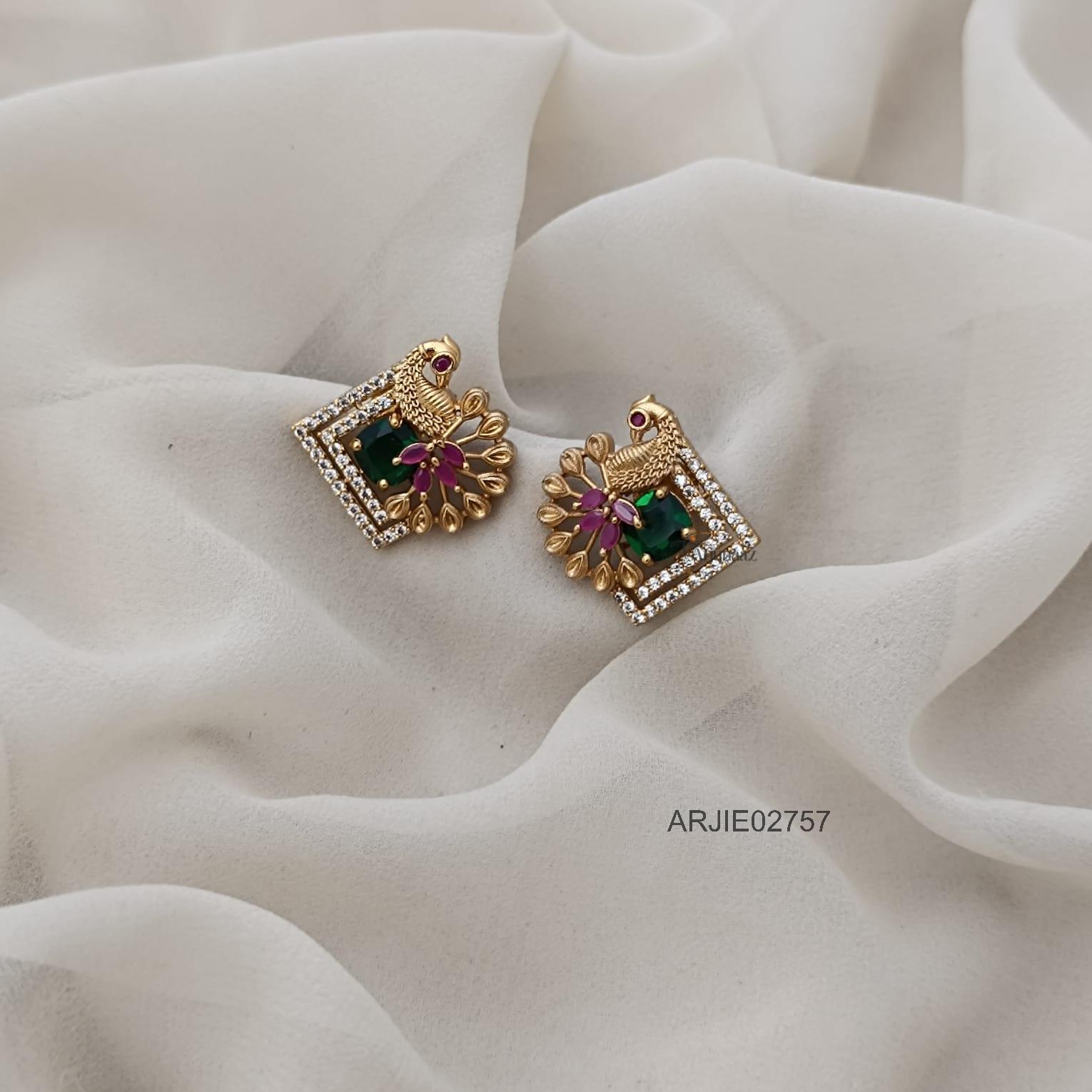 2757-01 Simple Peacock Stud Earrings