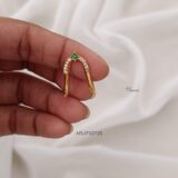 Floral Green and White Vanki Finger Ring