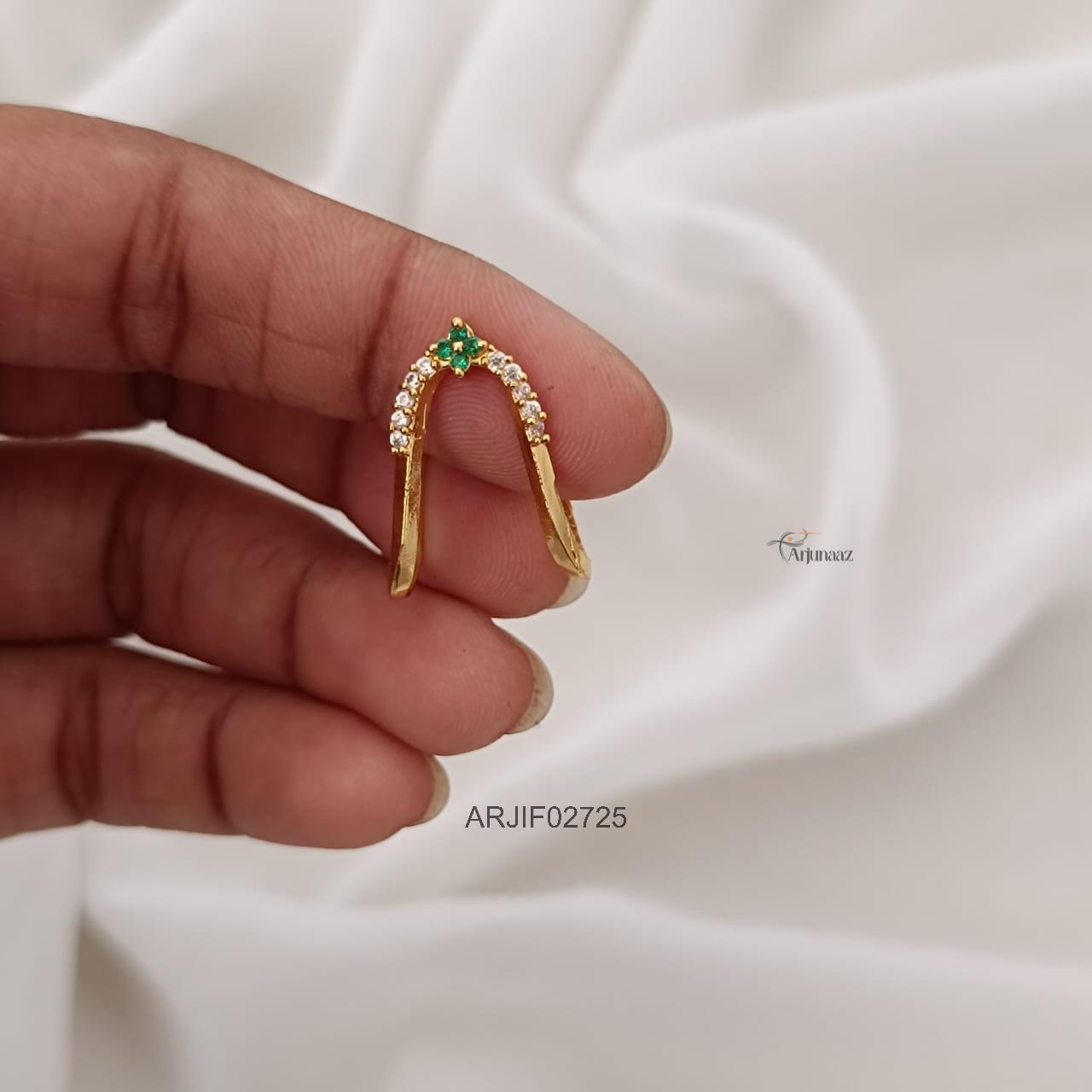 2725-01 Floral Green and White Vanki Finger Ring
