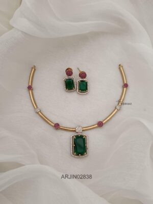 Big Emerald Hasli Necklace ARJIN02838