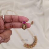 Navarathna Pearl Chain