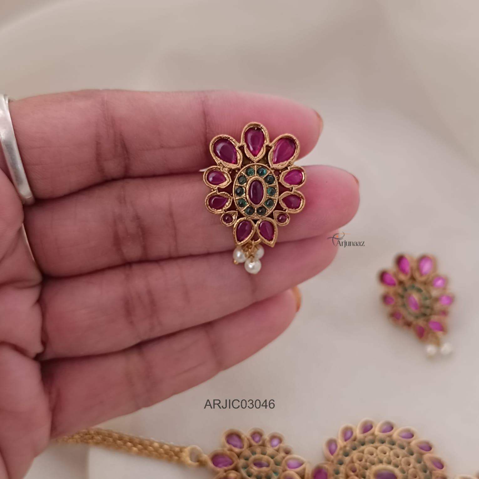 3046-02 Ruby and Emerald Choker Set