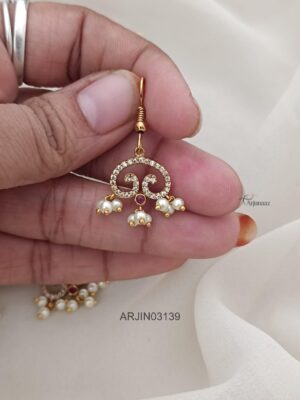 Light Weight Hook Drop Necklace