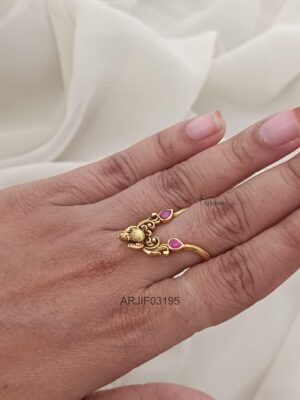 Antique Ruby Vanki Ring