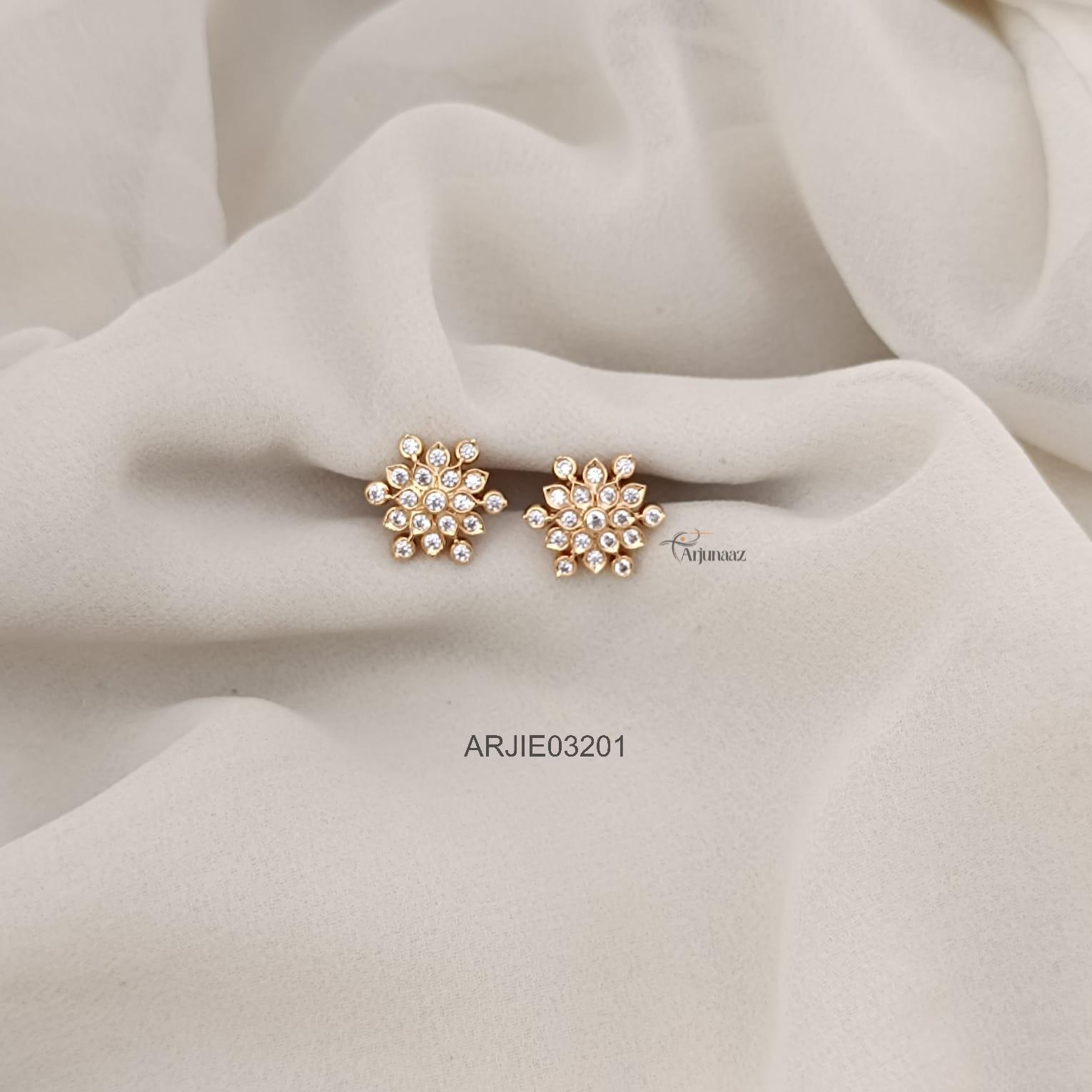 White Stone Floral Ear Studs ARJIE03201 White Stone Floral Ear Studs ARJIE03201